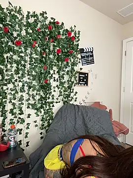 Snapshot of butterflybootyy chatting on November 1, 2:30 pm butterflybootyy online show from November 1, 2:30 pm