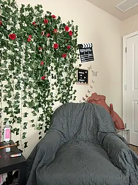 Snapshot of butterflybootyy chatting on November 3, 8:43 pm butterflybootyy online show from November 3, 8:43 pm