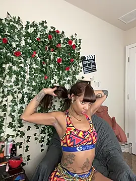 Snapshot of butterflybootyy chatting on November 4, 3:33 pm butterflybootyy online show from November 4, 3:33 pm