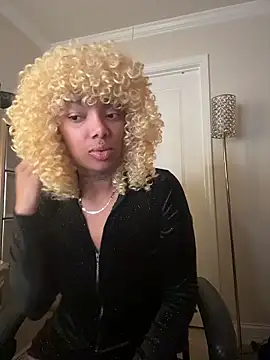 Snapshot of butterflybootyy chatting on December 17, 9:26 am butterflybootyy online show from December 17, 9:26 am