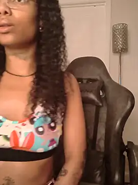Snapshot of butterflybootyy chatting on May 4, 7:48 am butterflybootyy online show from May 4, 7:48 am