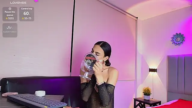 Chloe Cherry21 online show from February 1, 2:37 am