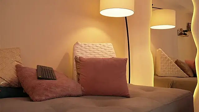 Chloe Cherry21 online show from December 23, 3:48 am