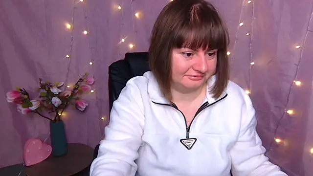 ZannaDreil online show from March 8, 7:06 pm