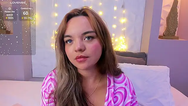 EmilyRouss  online show from December 31, 1:36 am