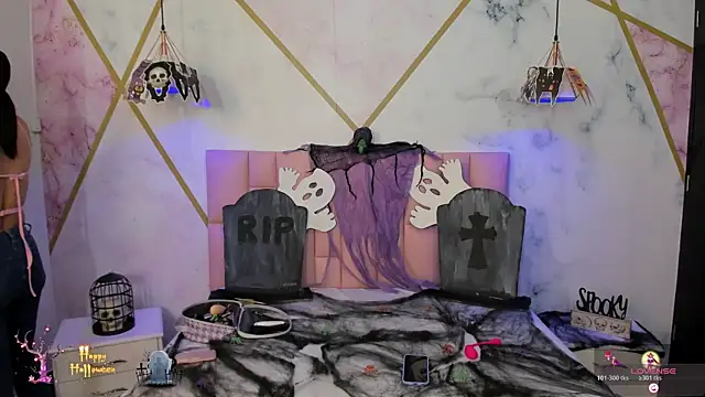 lizortiz online show from October 31, 1:45 pm