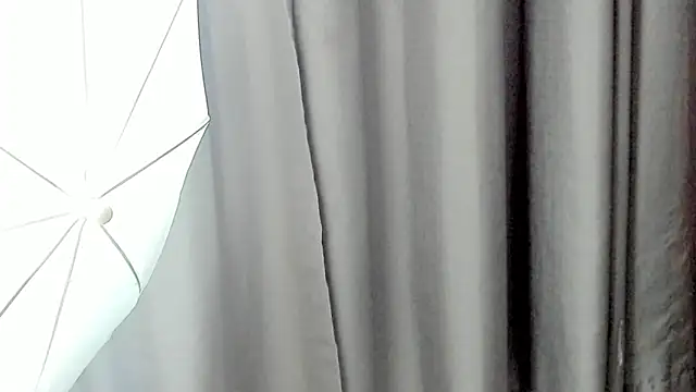 melody suarez online show from December 28, 1:39 am