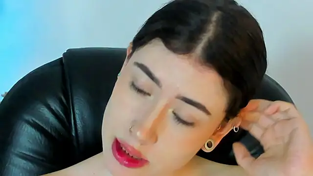 melody suarez online show from January 26, 10:57 pm