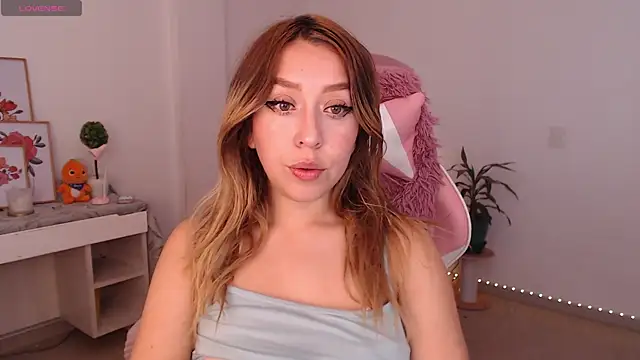 Snapshot of Dahlia__espresso chatting on November 11, 6:19 pm Dahlia espresso online show from November 11, 6:19 pm