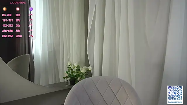 Snapshot of EvelyynLopez chatting on February 13, 7:24 am EvelyynLopez online show from February 13, 7:24 am