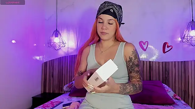 MelaniieRoux online show from February 20, 6:02 pm