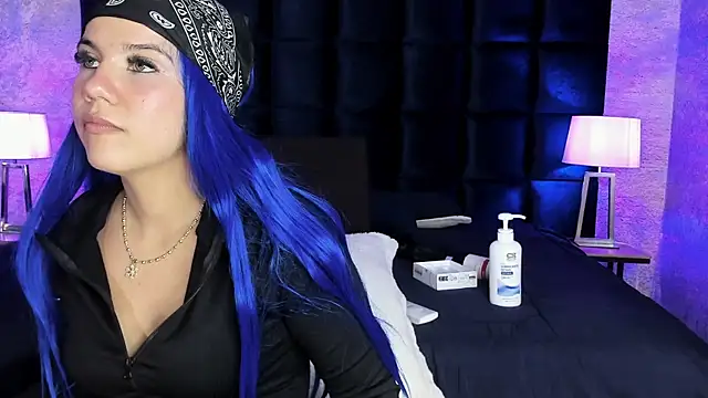 MelaniieRoux online show from March 18, 1:32 am