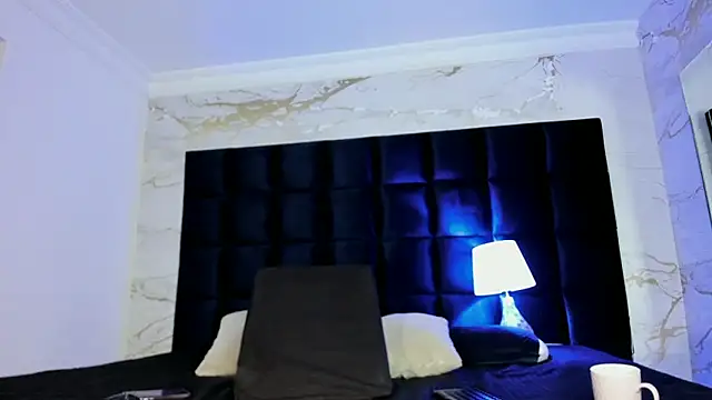 MelaniieRoux online show from September 14, 11:53 am