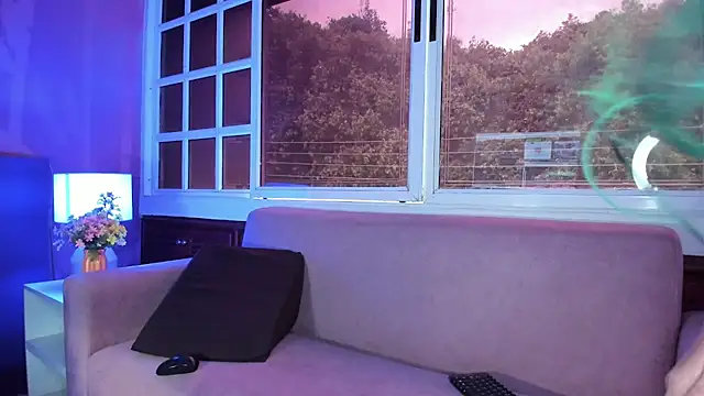 MelaniieRoux online show from October 11, 7:34 pm