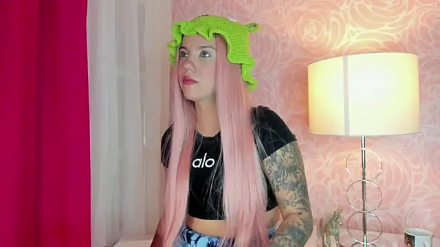 MelaniieRoux online show from November 7, 7:36 pm