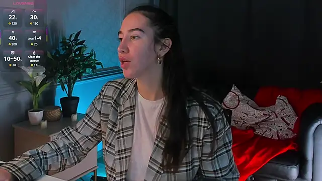 Belle Via online show from April 2, 2:26 pm