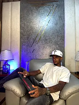 AaronCruz  online show from January 5, 8:01 pm