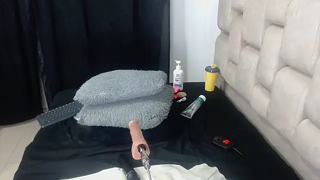 Roxy-Smith online show from February 17, 3:15 am