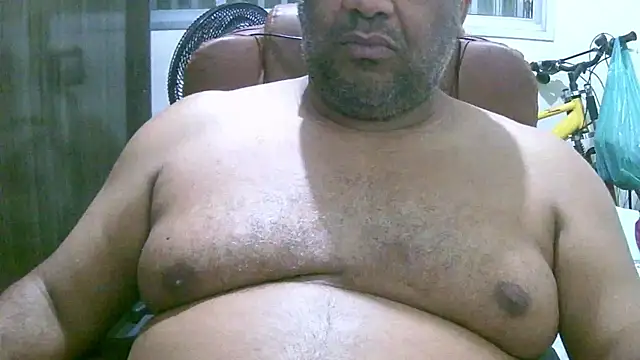 Snapshot of ulmo_br chatting on September 15, 12:43 am ulmo br online show from September 15, 12:43 am