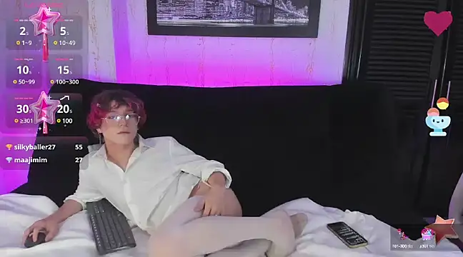 Snapshot of Max_lover1 chatting on February 14, 7:54 pm Max lover1 online show from February 14, 7:54 pm