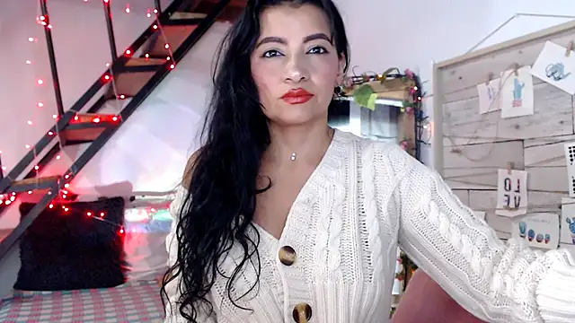 Snapshot of luna_sky83 chatting on November 29, 6:38 am luna sky83 online show from November 29, 6:38 am