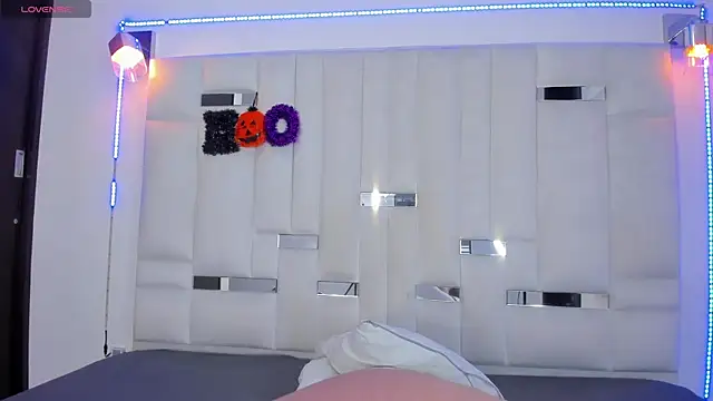 Jacoob19  online show from October 16, 12:50 pm