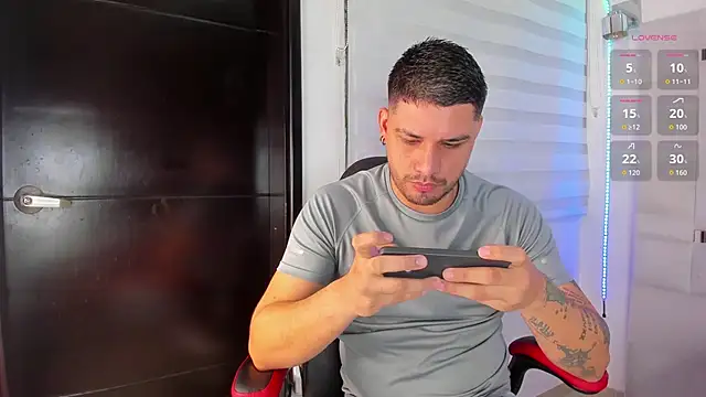 Jacoob19  online show from November 29, 1:03 pm