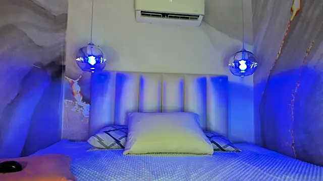 LottiCarter online show from April 16, 7:58 pm