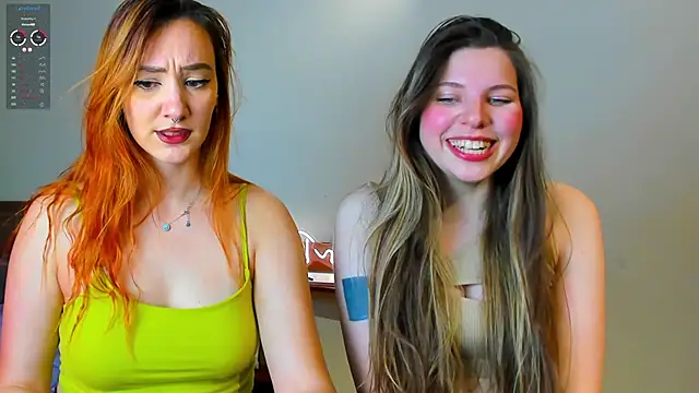 Annie aww online show from December 12, 10:20 pm