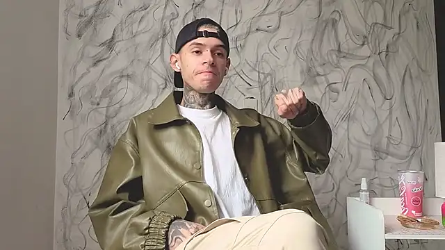 Snapshot of Saturno_v chatting on October 14, 1:23 pm Saturno v online show from October 14, 1:23 pm