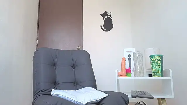 Snapshot of Saturno_v chatting on October 24, 2:35 pm Saturno v online show from October 24, 2:35 pm