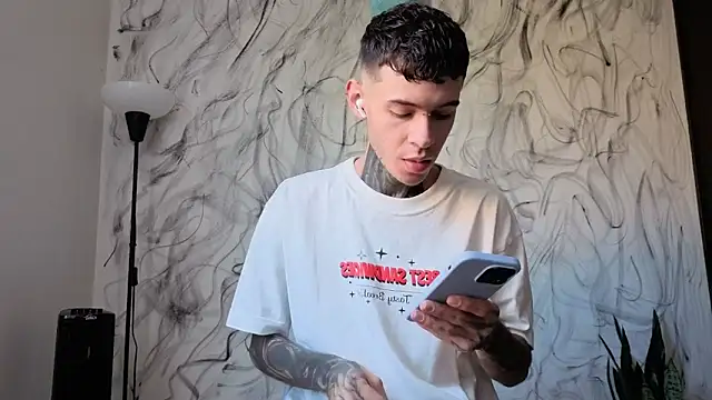 Snapshot of Saturno_v chatting on February 5, 12:10 pm Saturno v online show from February 5, 12:10 pm