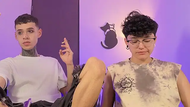 Snapshot of Saturno_v chatting on February 8, 2:37 am Saturno v online show from February 8, 2:37 am