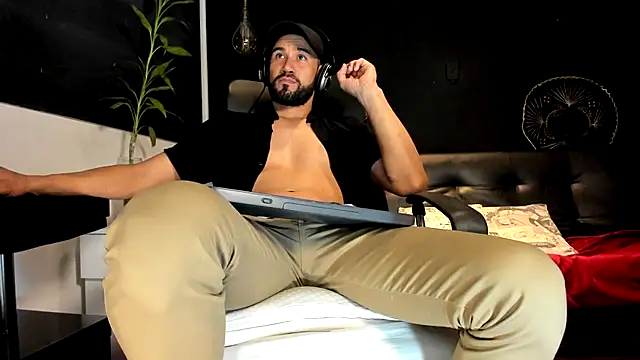 alessandro wye online show from November 20, 2:01 am