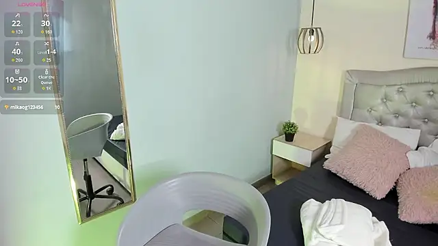 escarleth   online show from January 17, 1:38 pm