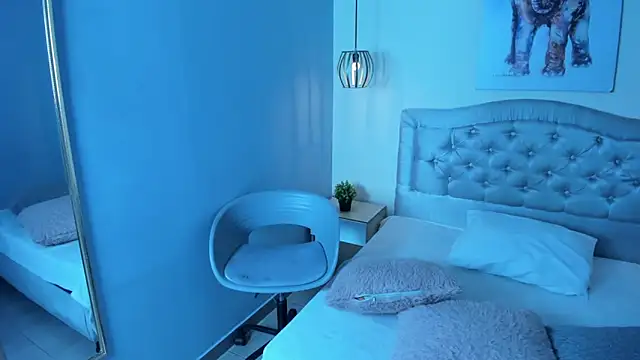 escarleth   online show from February 28, 1:23 pm