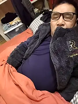 yjw6688 online show from March 5, 3:52 pm