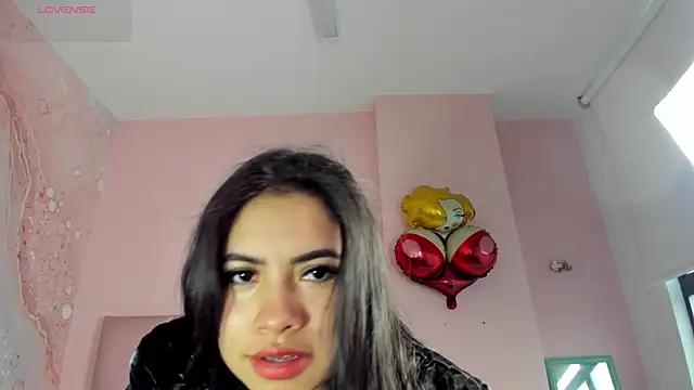 Snapshot of soyzarahtorres chatting on December 16, 9:31 pm soyzarahtorres online show from December 16, 9:31 pm