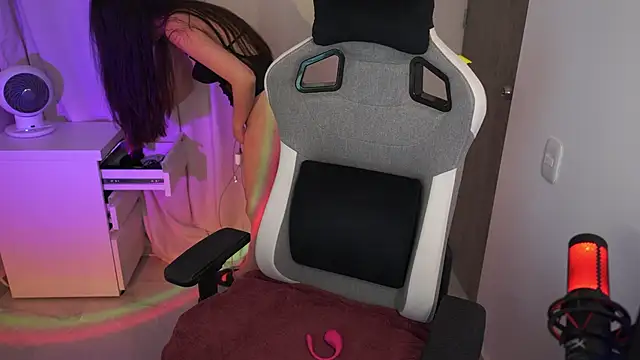 anyacutex online show from October 31, 4:57 am