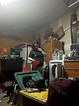 lilbishmiss online show from October 22, 6:35 am