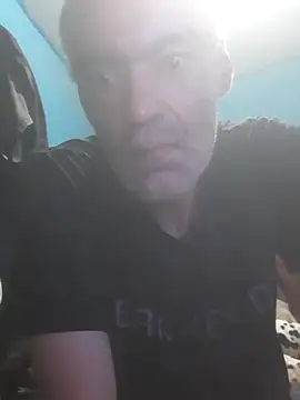 hugosafado333 online show from September 18, 3:19 am
