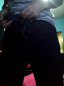 hugosafado333 online show from September 24, 3:32 am