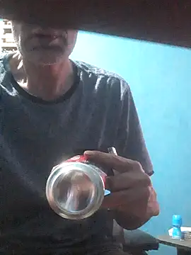 hugosafado333 online show from October 4, 4:32 am