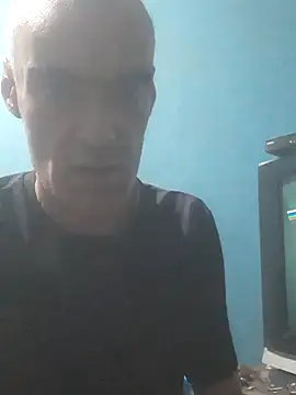 Snapshot of hugosafado333 chatting on October 13, 4:23 am hugosafado333 online show from October 13, 4:23 am