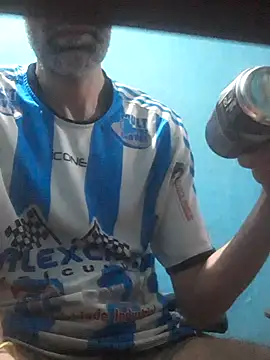 Snapshot of hugosafado333 chatting on November 8, 4:01 am hugosafado333 online show from November 8, 4:01 am