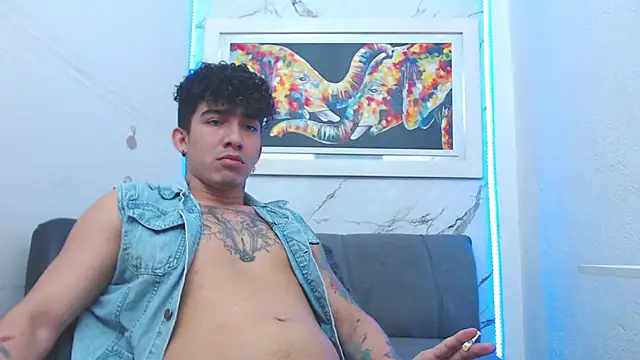 targuerian22 online show from December 13, 10:26 pm