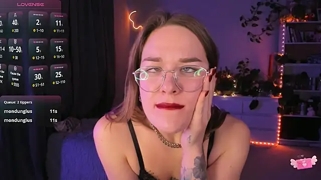 ami amour  online show from December 14, 9:13 pm