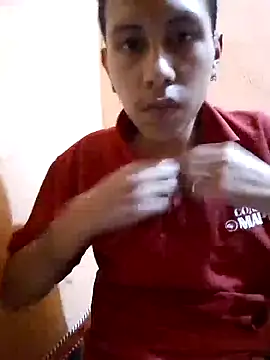 Snapshot of erikmrz316 chatting on November 6, 4:46 am erikmrz316 online show from November 6, 4:46 am