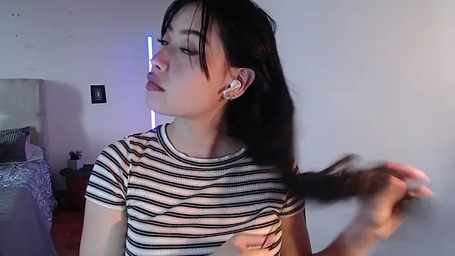 Emilyswan04 online show from January 13, 6:59 pm