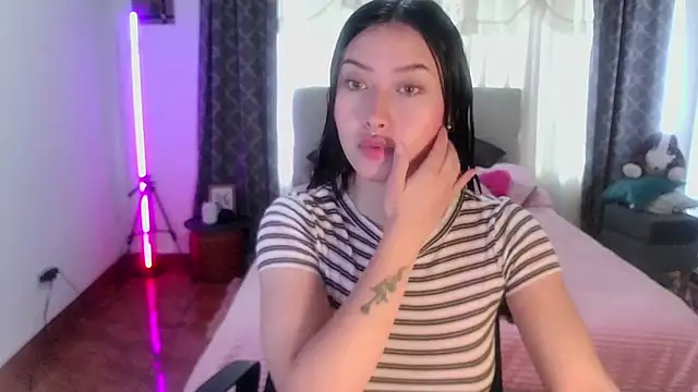 Emilyswan04 online show from March 21, 4:29 pm